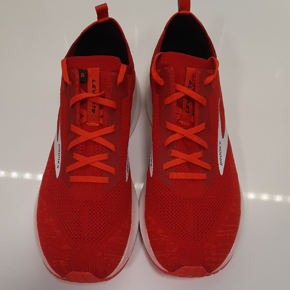 Brooks Red Mens 11.5 LEVITATE 4 Athletic Shoes NEVER WORN